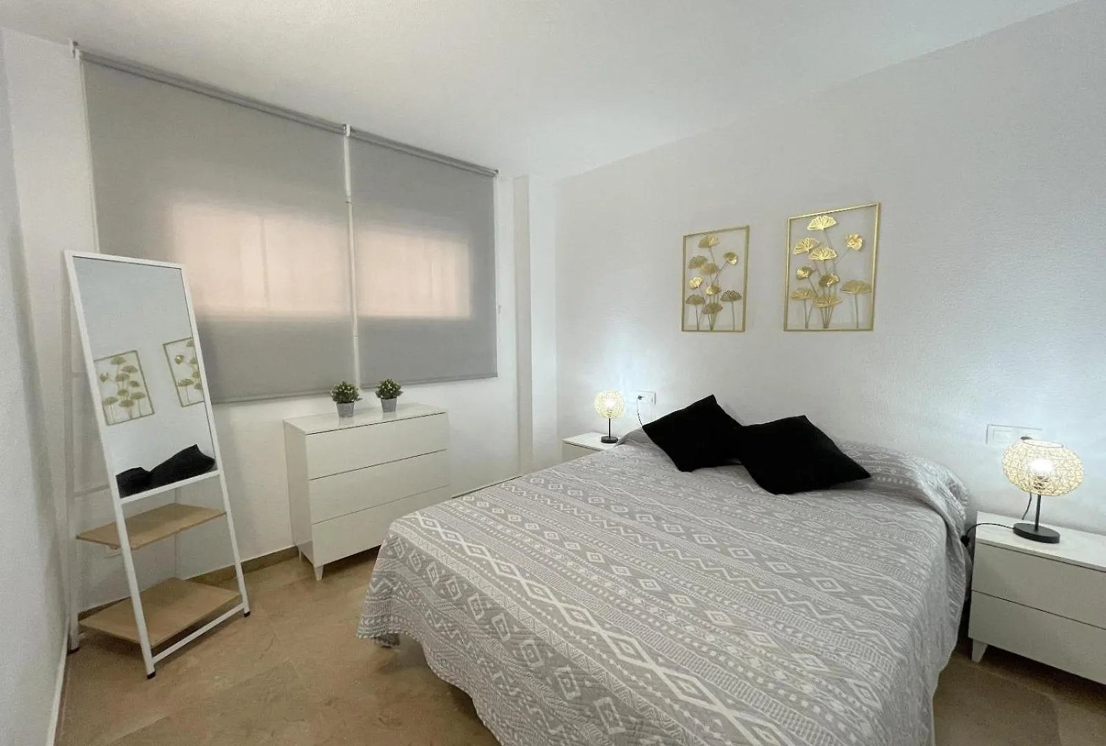 Apartamento En サロウ アパート